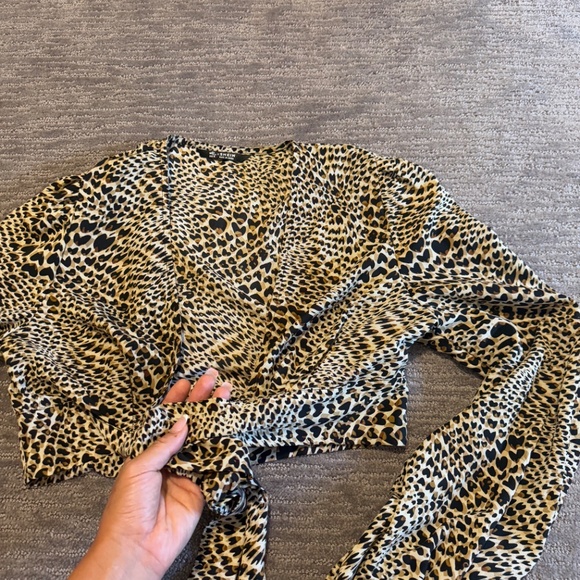 Shein tie front cheetah top - M - Picture 2 of 5